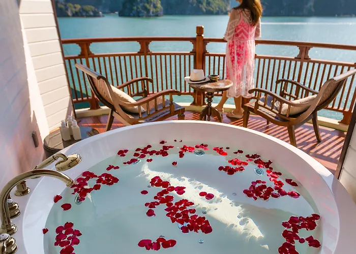  Heritage Line Ylang Cruise - Bay & Lan Ha Bay 5*