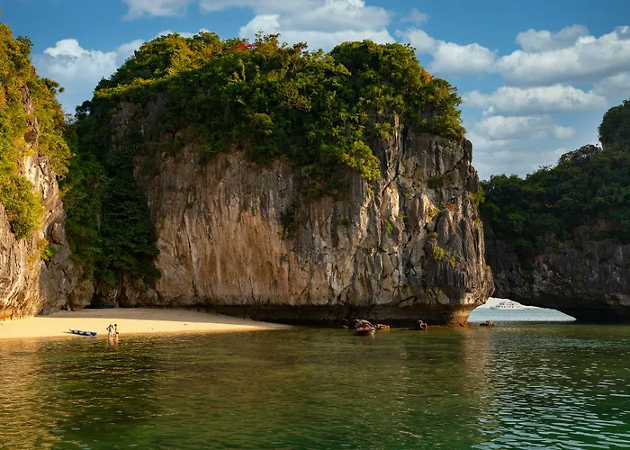 Heritage Line Ylang Cruise - Bay & Lan Ha Bay  5*