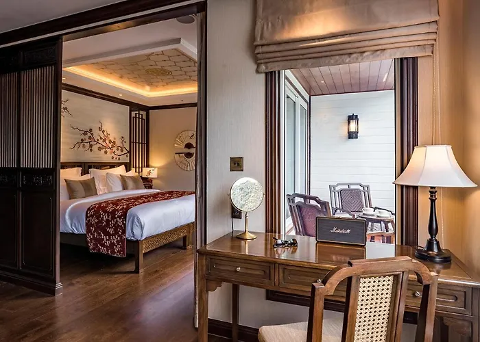 Heritage Line Ylang Cruise - Bay & Lan Ha Bay  5*