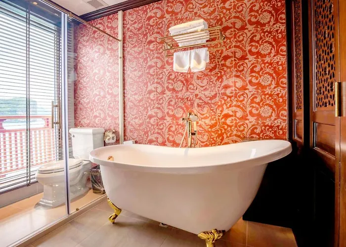 Heritage Line Ylang Cruise - Bay & Lan Ha Bay  5*