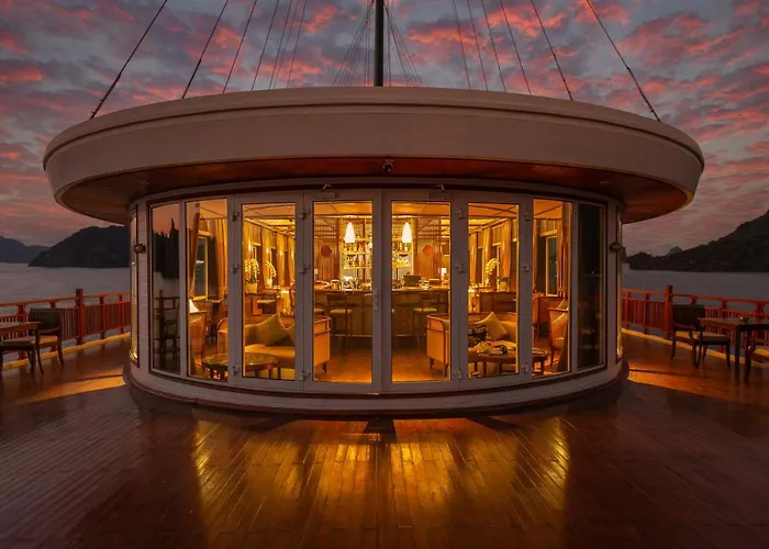 Heritage Line Ylang Cruise - Bay & Lan Ha Bay  5*