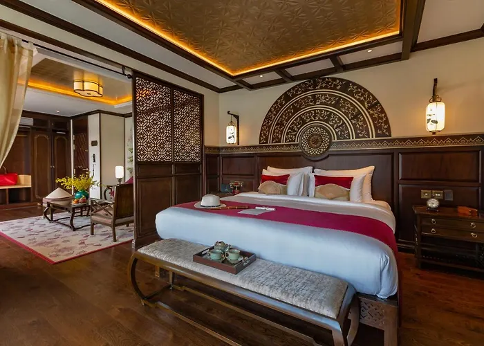 Heritage Line Ylang Cruise - Bay & Lan Ha Bay  5*